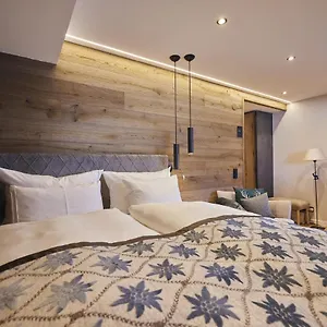 https://chalet-goldstuck.com-bavaria.com