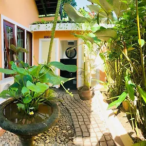 https://giris-villa-jimbaran.hotelsseminyak.net